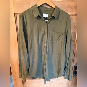 Women's Long Sleeve Linen Button-Down Medium